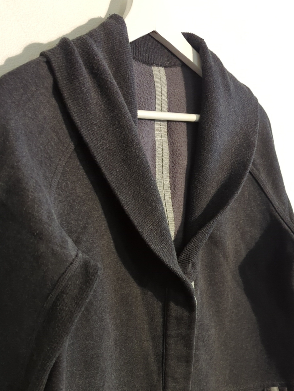 LULULEMON yin to my yang cardigan - size 6 - Picture 4 of 14